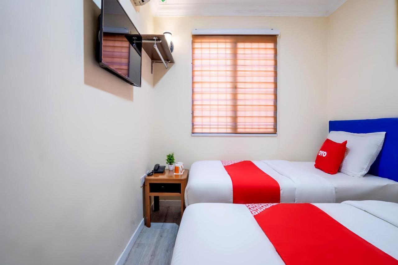 Hentian Hotel Каджанг Екстериор снимка