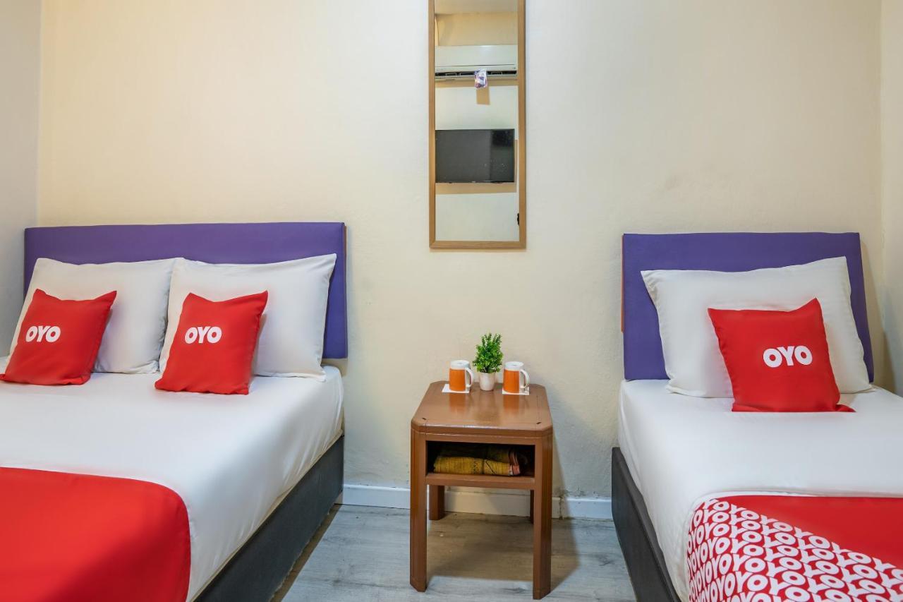 Hentian Hotel Каджанг Екстериор снимка