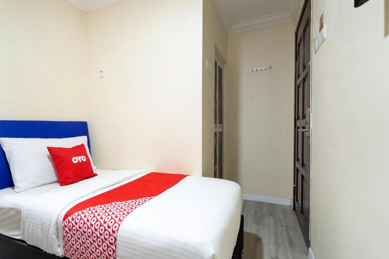 Hentian Hotel Каджанг Екстериор снимка