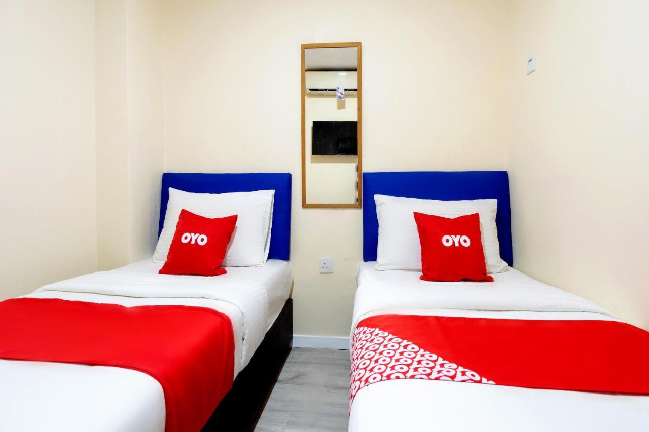 Hentian Hotel Каджанг Екстериор снимка