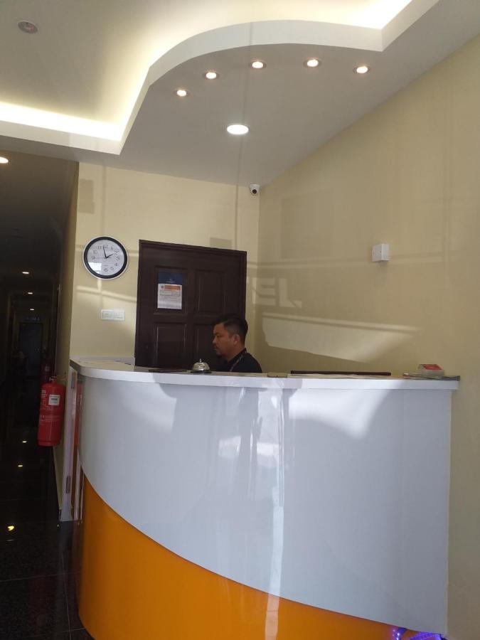 Hentian Hotel Каджанг Екстериор снимка