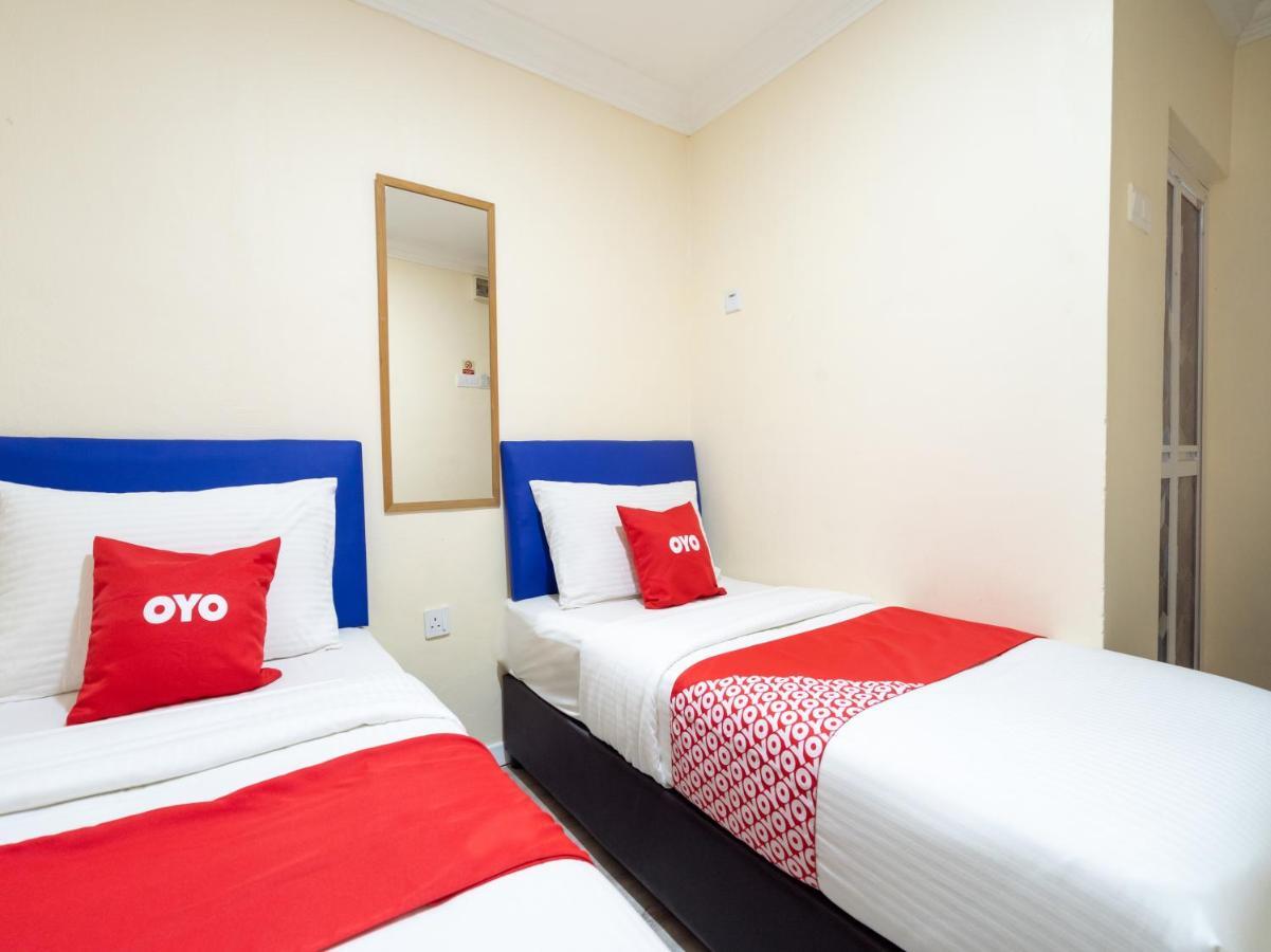 Hentian Hotel Каджанг Екстериор снимка